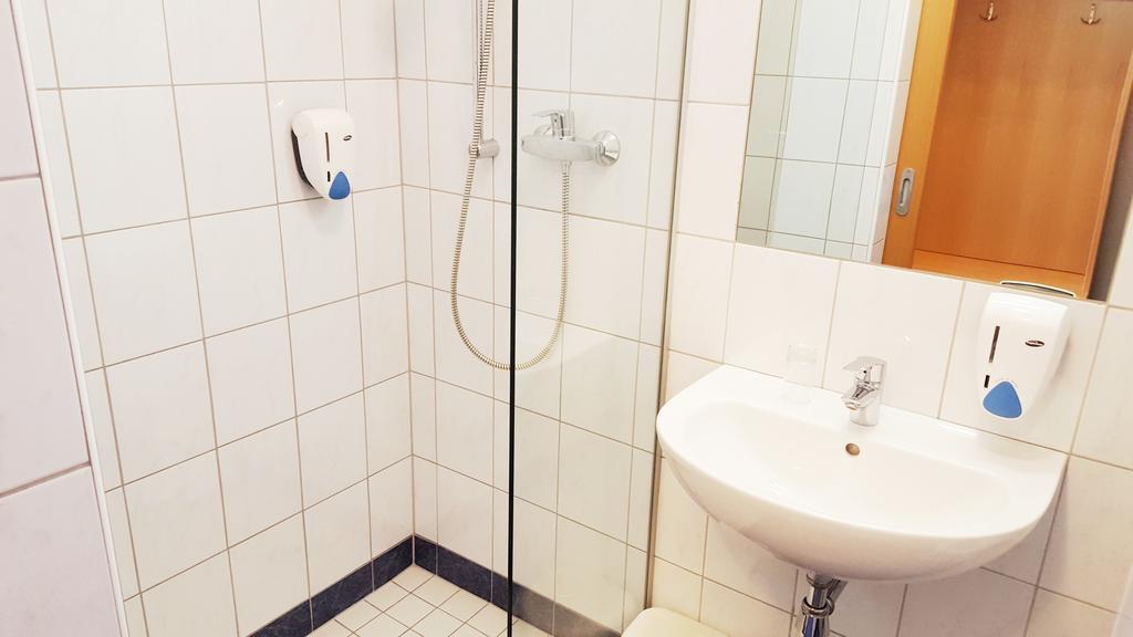 G&K Hotel Guntramsdorf Buitenkant foto