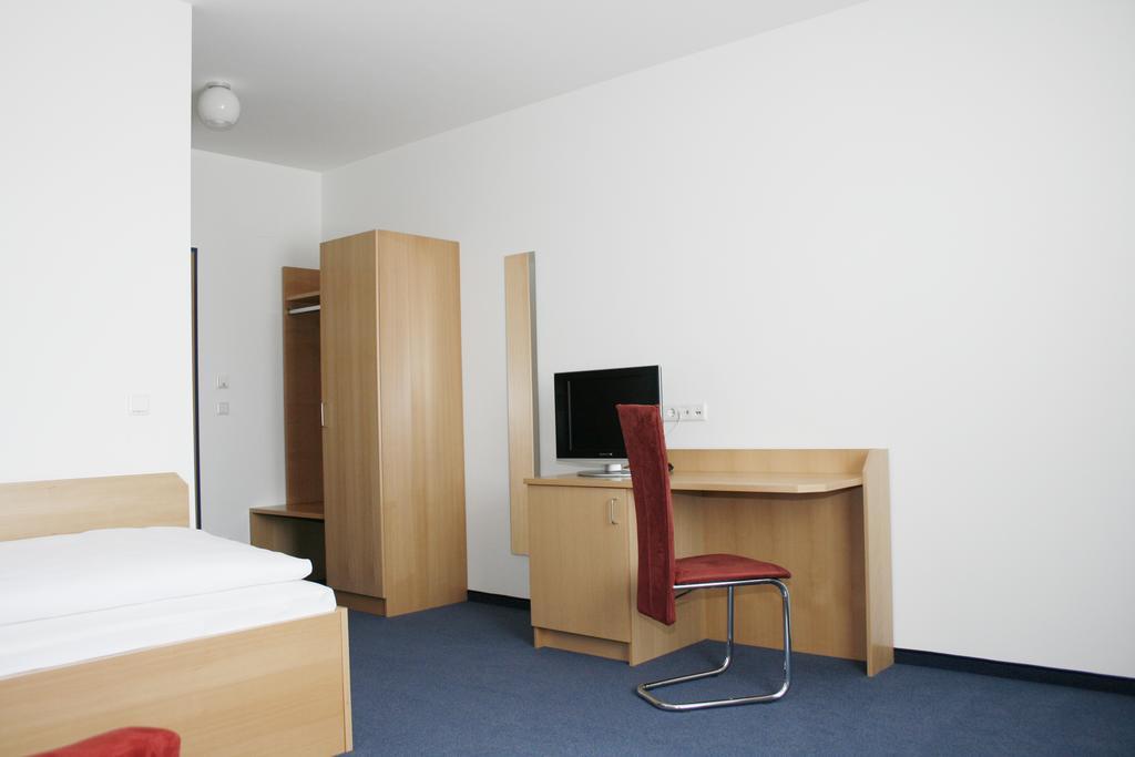 G&K Hotel Guntramsdorf Buitenkant foto